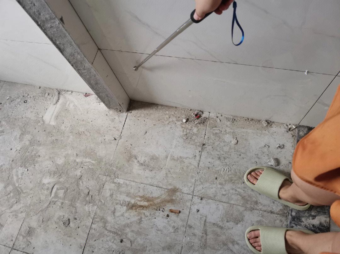 墙砖掉了几块怎么补救好(墙砖掉了几块怎么补救好一点)